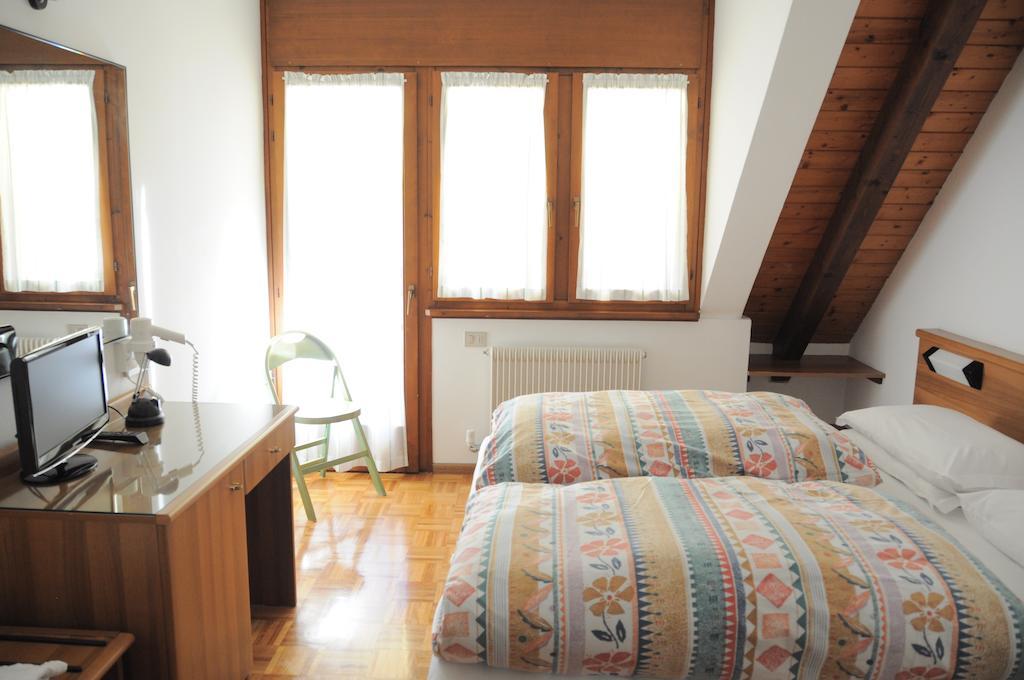 Hotel Europa Cembra Cembra Lisignago Habitación foto