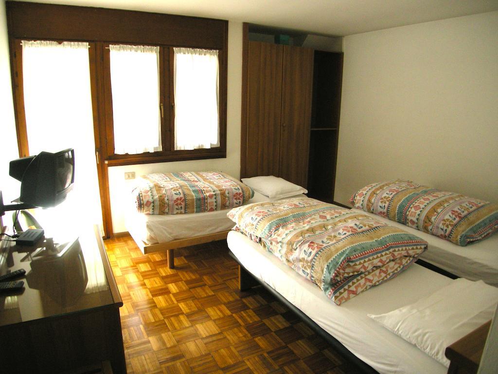 Hotel Europa Cembra Cembra Lisignago Habitación foto
